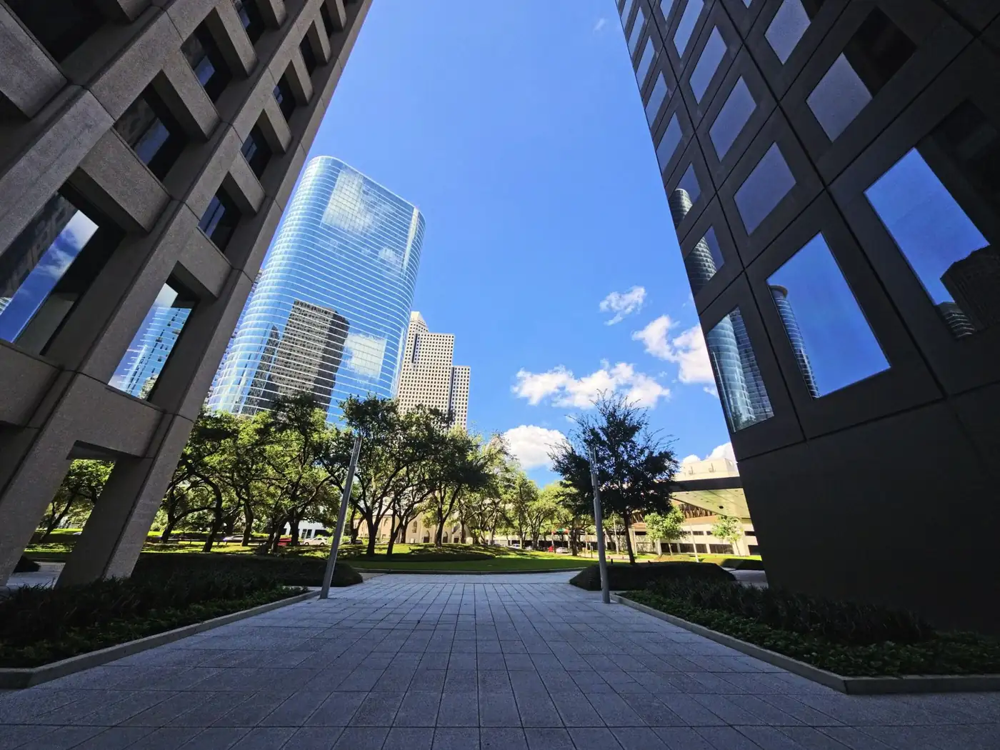 Cảnh thành phố Houston — khu vực Houston và Harris County có nhiều phòng mạch nói tiếng Việt nhận Medicare